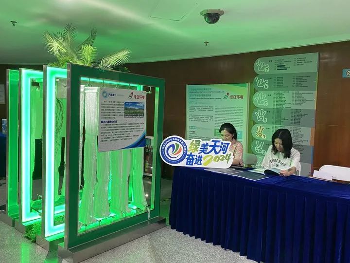 冰球突破app下载环境亮相广州市第二少年宫科技文化市集，以“绿巨人”装置引领儿童探索污水处理奥秘